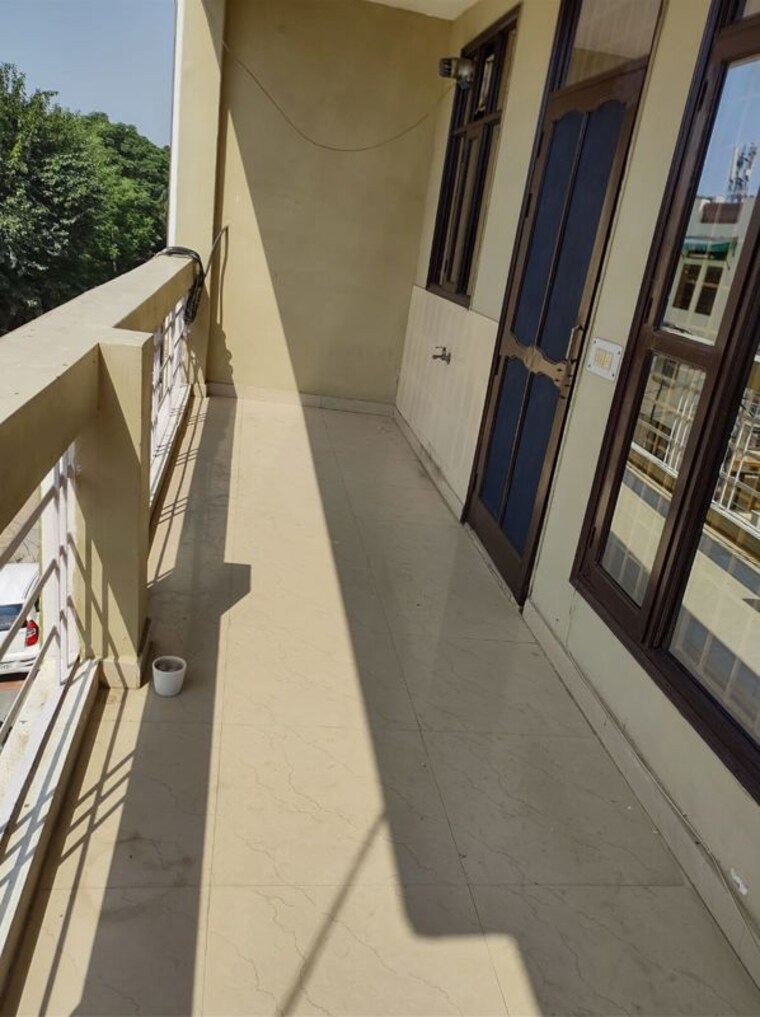 Balcony, sector 23 3 Bedroom 1800 Sq.Ft. Villa In Sector 23 Gurgaon 10102304