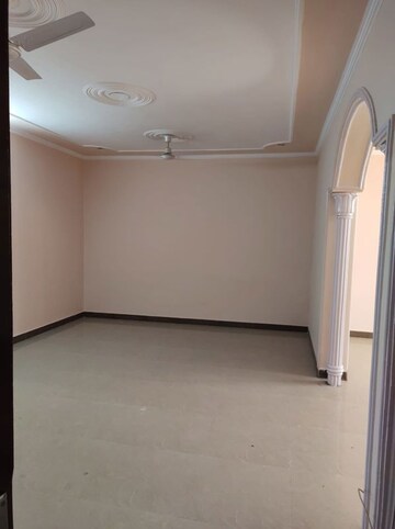 Room in 3 BHK Villa at Sector 23 – for Rent