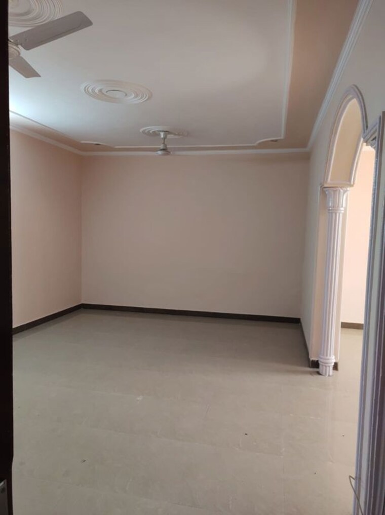 Room, sector 23 3 Bedroom 1800 Sq.Ft. Villa In Sector 23 Gurgaon 10102304