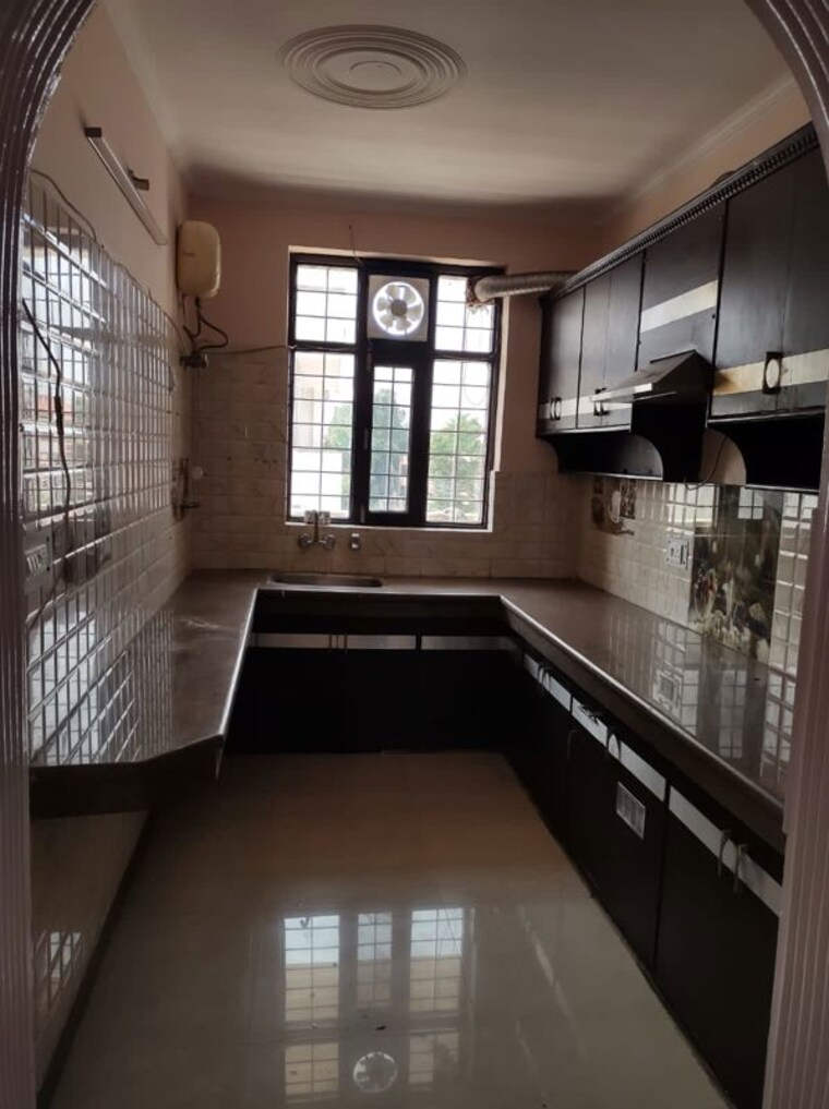 Kitchen, sector 23 3 Bedroom 1800 Sq.Ft. Villa In Sector 23 Gurgaon 10102304