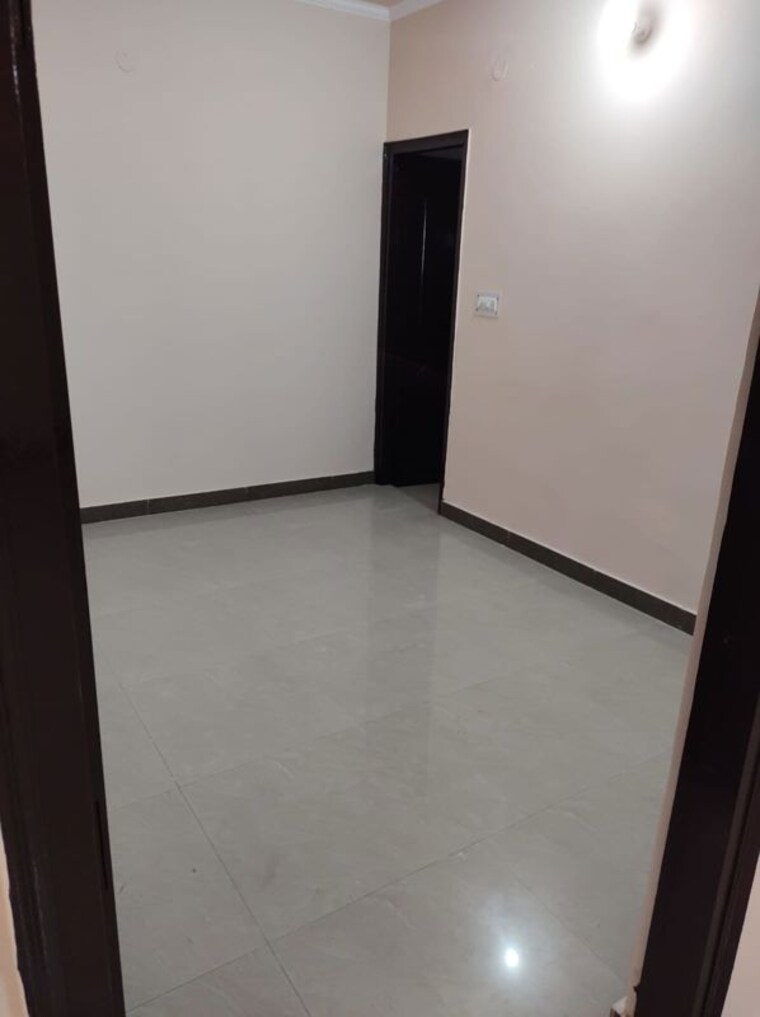 Room, sector 23 3 Bedroom 1800 Sq.Ft. Villa In Sector 23 Gurgaon 10102304