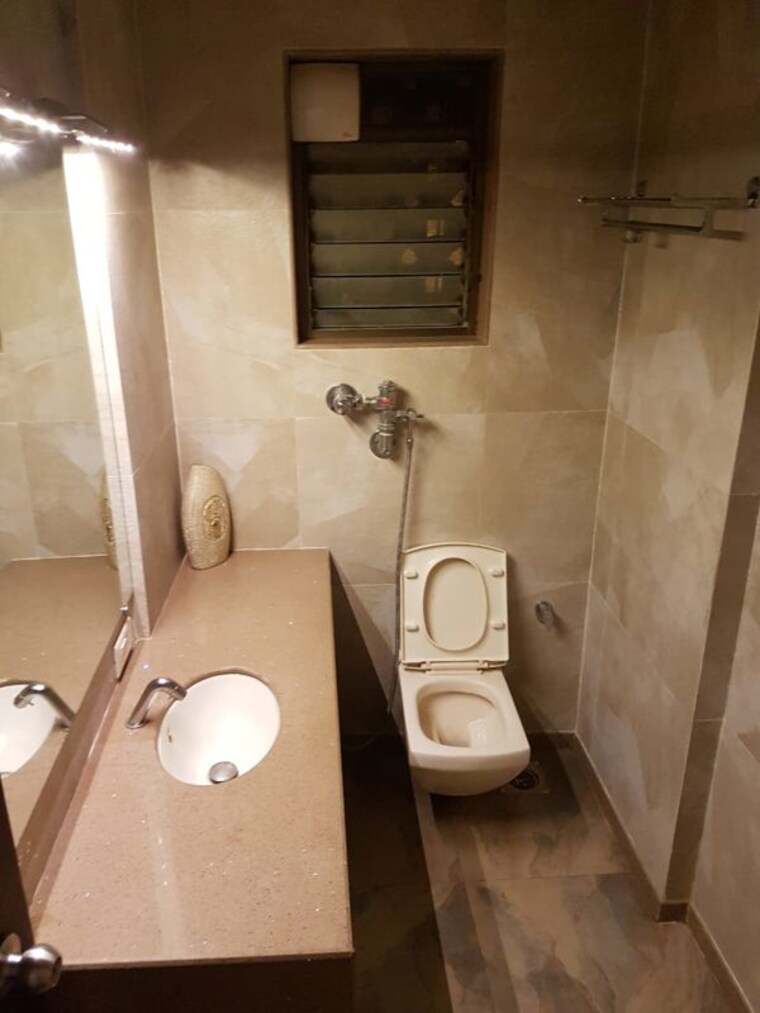 Bathroom, raunak-paradise 2 Bedroom 700 Sq.Ft. Apartment In Kokanipada Thane 10102319