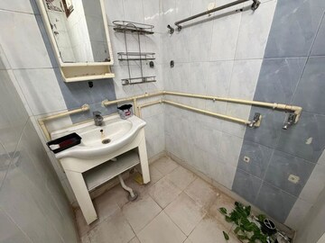 Master Bedroom in 1.5 BHK Villa at Sector 23 – for Rent