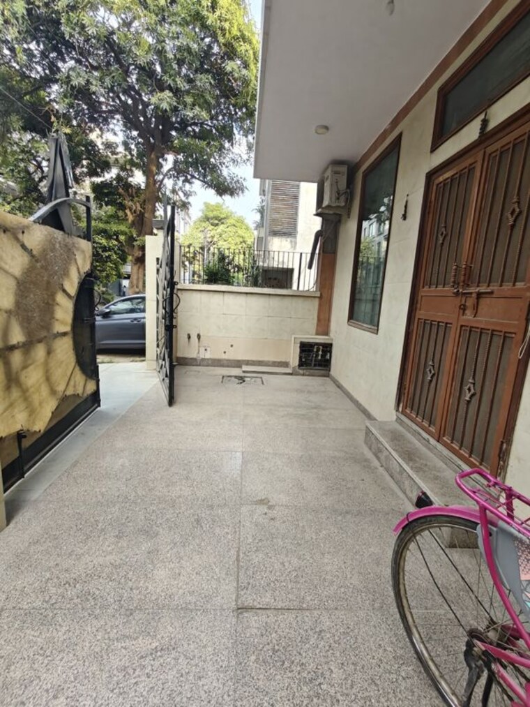 Balcony, ansal-sushant-lok-i 2 Bedroom 215 Sq.Yd. Independent House In Sector 43 Gurgaon 10102343