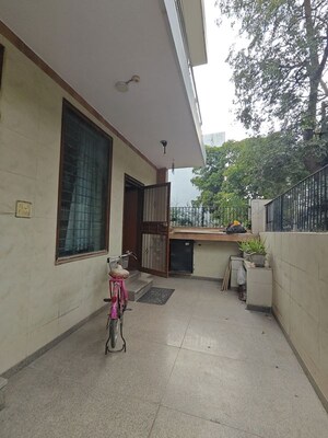 Balcony in 2 BHK Independent House at Ansal Sushant Lok I, Sector 43 – for Rent