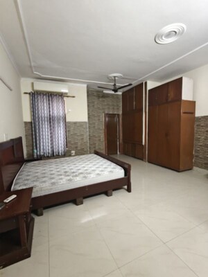 Bedroom in 2 BHK Independent House at Ansal Sushant Lok I, Sector 43 – for Rent