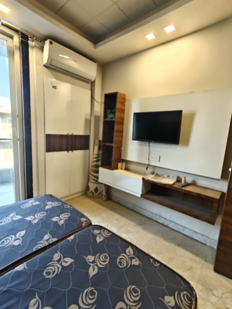 Bedroom, ardee-city 2 Bedroom 240 Sq.Yd. Builder Floor In Sector 52 Gurgaon 10102345