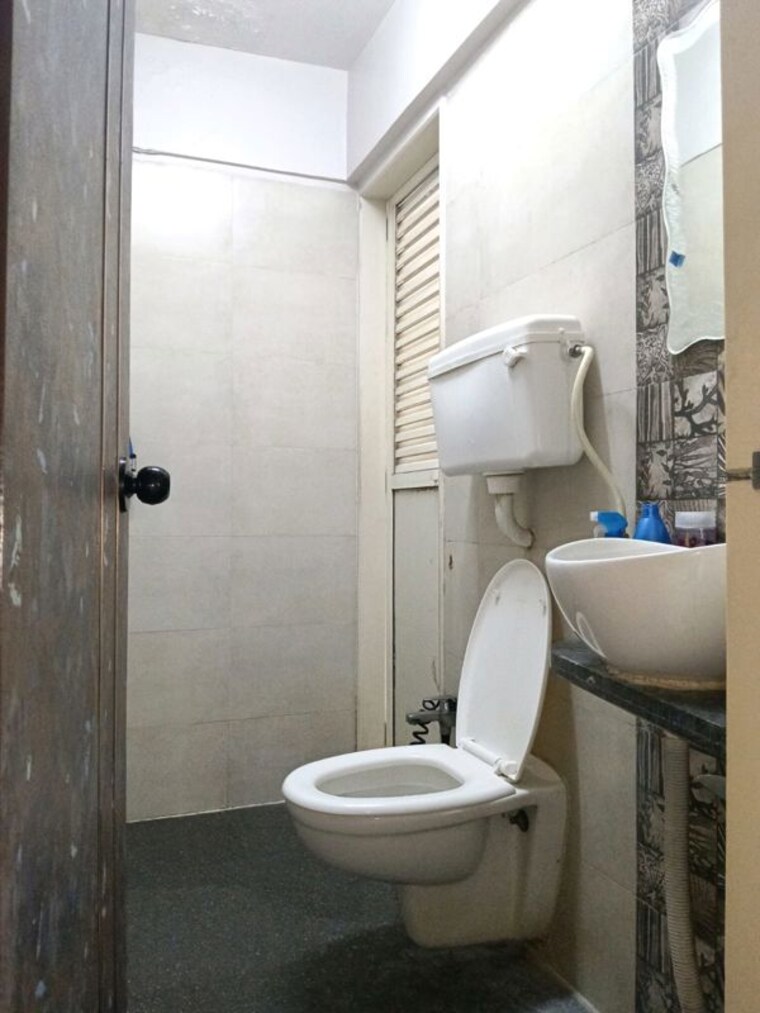Bathroom, unique-greens-ghodbunder-road 2 Bedroom 700 Sq.Ft. Apartment In Ghodbunder Road Thane 10102350