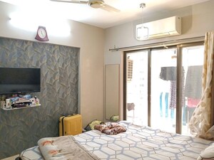 Bedroom in 2 BHK Apartment at Unique Greens Ghodbunder Road, Ghodbunder Road – for Rent