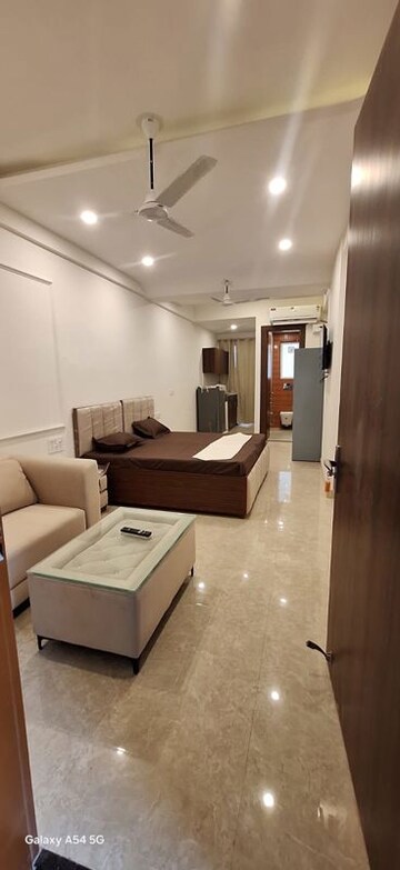 Studio Builder Floor For Rent in Sector 23