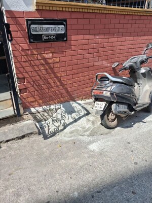 Parking in 1 BHK Independent House at Basaveshwara Nagar – for Rent