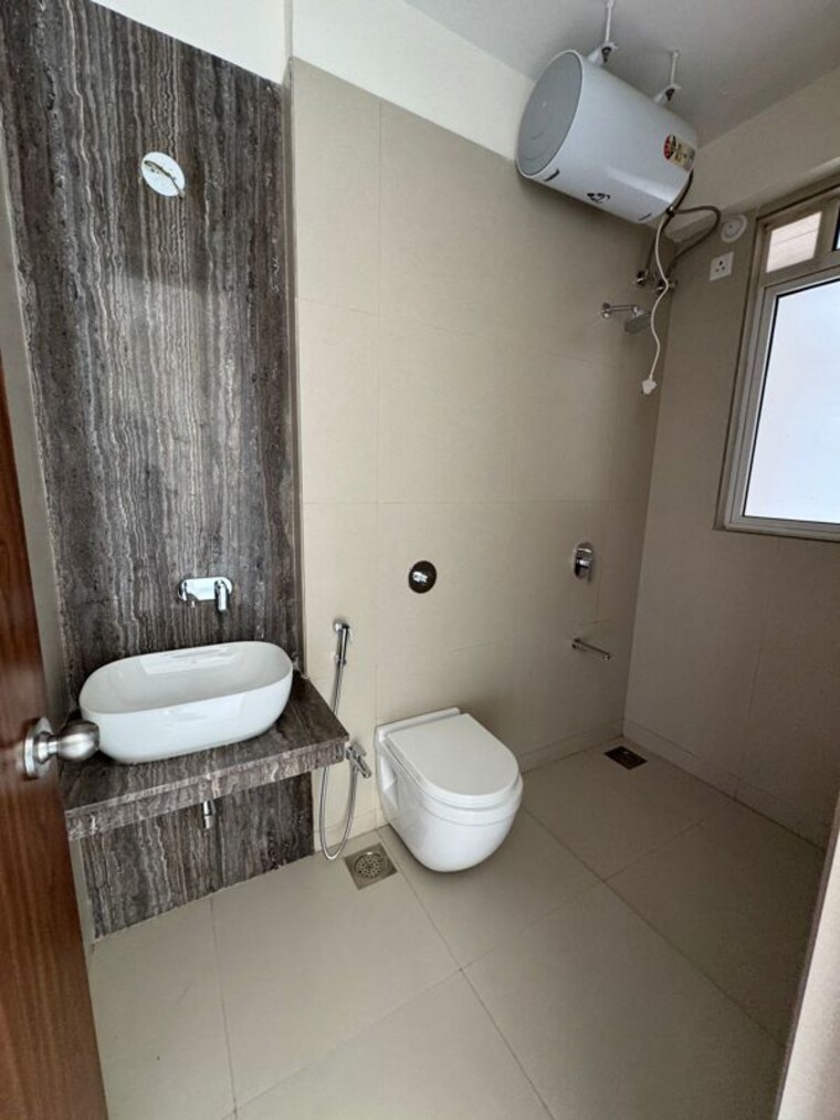Bathroom, raj-tattva 3 Bedroom 1367 Sq.Ft. Apartment In Kapur Bawdi Thane 10102374