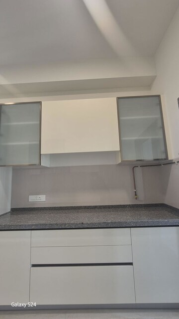 Furnished Amenities in 3 BHK Apartment at Piramal Mahalaxmi, Mahalaxmi – for Rent