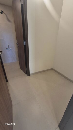 Room in 3 BHK Apartment at Piramal Mahalaxmi, Mahalaxmi – for Rent