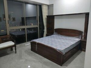 Room in 3 BHK Apartment at Prestige Jasdan Classic, Mahalaxmi – for Rent