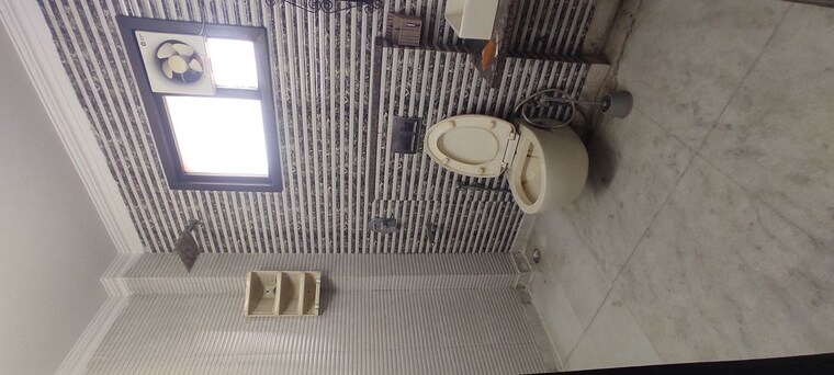 Bathroom, new rajinder nagar 3 Bedroom 1350 Sq.Ft. Builder Floor In New Rajinder Nagar Delhi 10102424