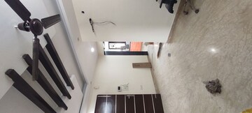 Furnished Amenities in 3 BHK Builder Floor at New Rajinder Nagar – for Sale