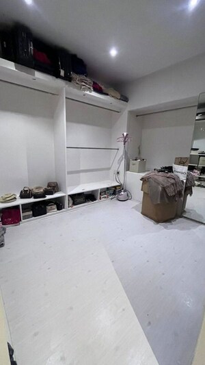 Master Bedroom in 3 BHK Apartment at Andheri West – for Rent