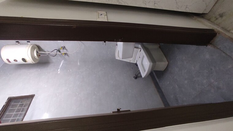 Bathroom, old rajinder nagar 2 Bedroom 950 Sq.Ft. Builder Floor In Old Rajinder Nagar Delhi 10102446