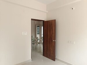 Room in 3 BHK Builder Floor at Kondapur – for Rent