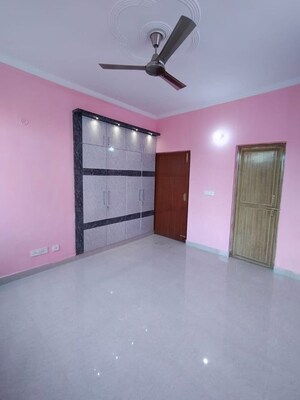 Room in 2 BHK Apartment at Aravali Enclave, Vrindavan Yojna – for Rent