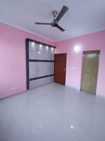 Room in 2 BHK Apartment at Aravali Enclave, Vrindavan Yojna – for Rent