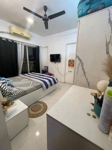 Master Bedroom in 2 BHK Apartment at Platinum Life, Andheri West – for Rent