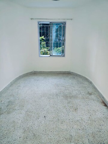 Room in 2 BHK Apartment at Mantri Park I and II, Kothrud – for Rent