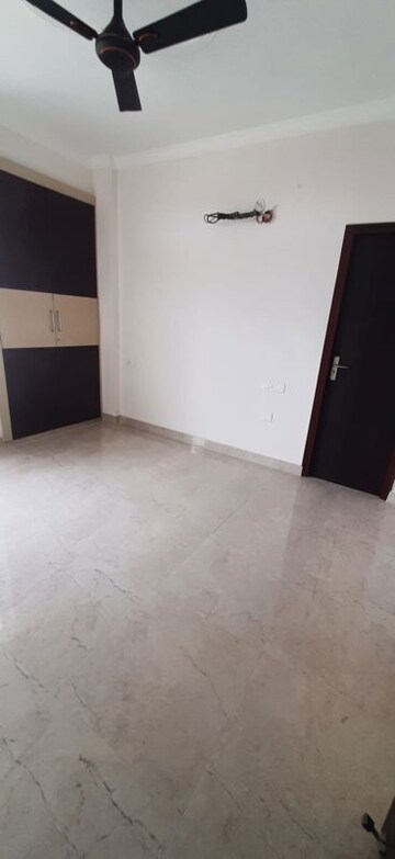 Room in 3 BHK Apartment at Arsha Sumangalam Vrindavan Yojana, Vrindavan Yojna – for Rent