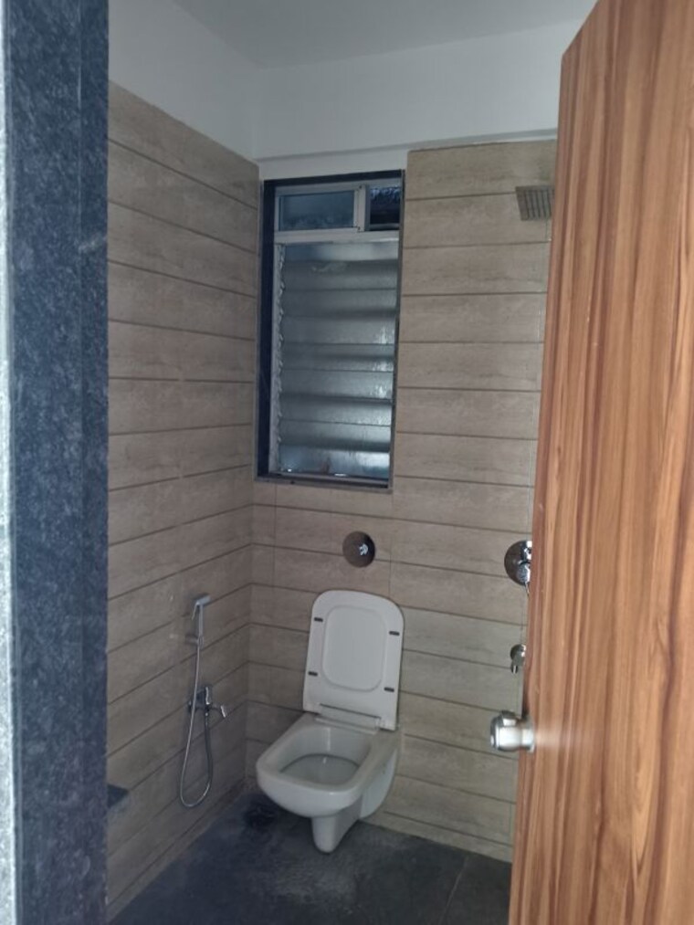 Bathroom, panthbagar-sarw-mangalm-chs 2 Bedroom 750 Sq.Ft. Apartment In Ghatkopar East Mumbai 10102484