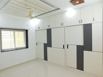 Room in 3 BHK Builder Floor at Kondapur – for Rent