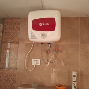 Bathroom in 4 BHK Apartment at Doon Trafalgar Extension, Aman Vihar – for Sale