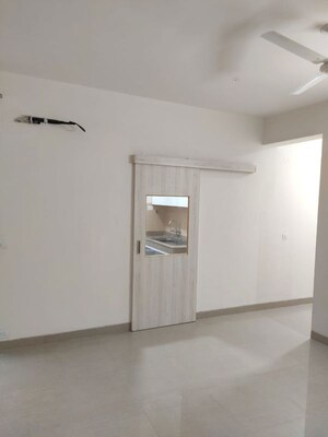 Room in 2.5 BHK Apartment at Emaar Emerald Estate, Sector 65 – for Rent