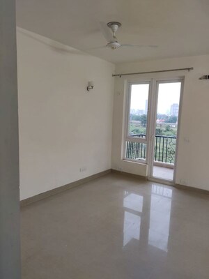 2.5 BHK Apartment For Rent in Emaar Emerald Estate, Sector 65