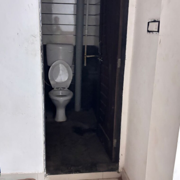 Bathroom, pimpri Commercial Shop 450 Sq.Ft. In Pimpri Pune 10102530