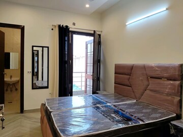 Bedroom in 3 BHK Builder Floor at Uday Arden 45, Sector 45 – for Rent