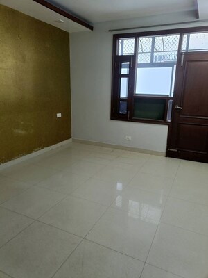 Room in 3 BHK Apartment at Pir Machalla – for Sale