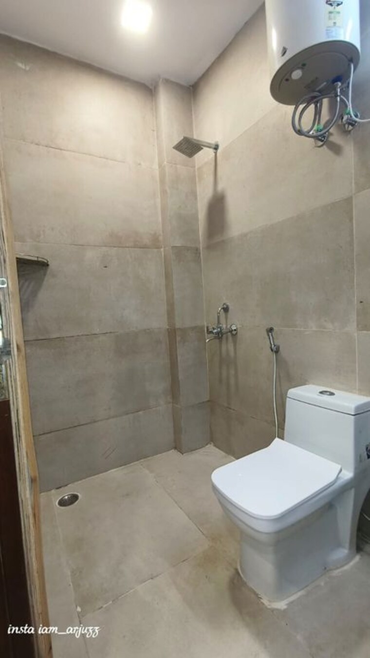 Bathroom, lajpat nagar ii 1 Bedroom 1000 Sq.Ft. Builder Floor In Lajpat Nagar ii Delhi 10102539