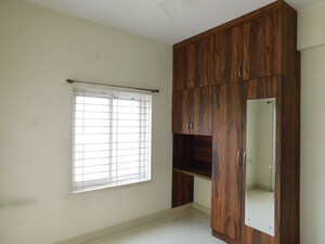 Room in 2 BHK Builder Floor at Kondapur – for Rent