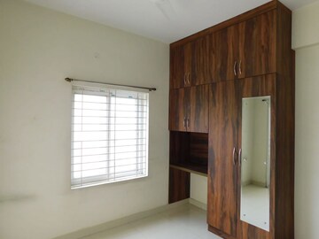 Room in 2 BHK Builder Floor at Kondapur – for Rent