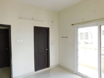 Room in 2 BHK Builder Floor at Kondapur – for Rent