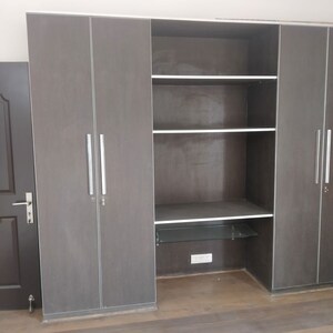 Bathroom in 4 BHK Apartment at DLF Trinity Towers, Dlf Phase V – for Rent