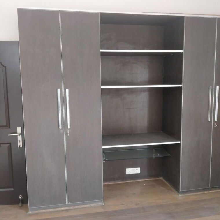 Bathroom, dlf-trinity-towers 4 Bedroom 2343 Sq.Ft. Apartment In Dlf Phase V Gurgaon 10102541