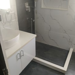 4 BHK + Servant Room Apartment For Rent in DLF Trinity Towers