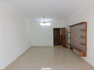 Room in 3 BHK Builder Floor at Kondapur – for Rent