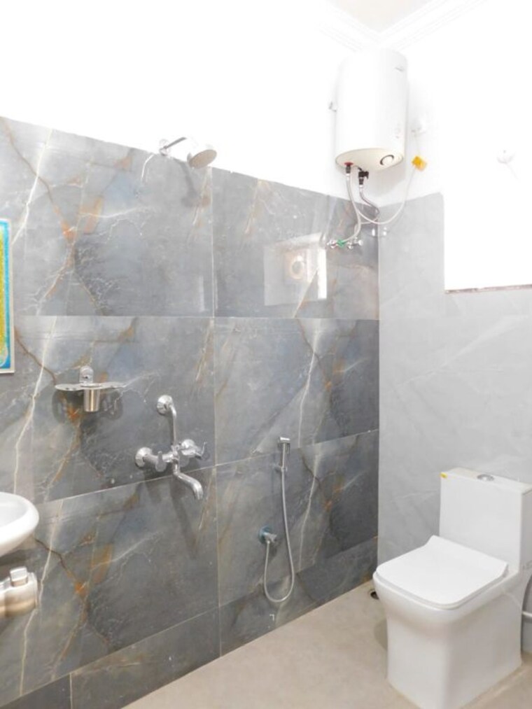 Bathroom, kondapur 3 Bedroom 1950 Sq.Ft. Builder Floor In Kondapur Hyderabad 10102549