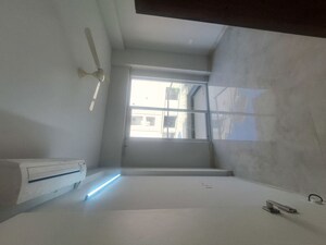 Room in 3 BHK Apartment at Signature Global City, Sector 37d – for Rent