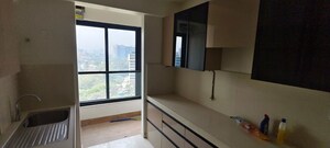 Room in 3 BHK Apartment at Kalpataru Magnus, Bandra East – for Rent