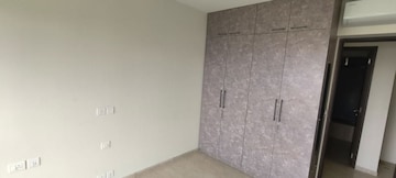 Room in 3 BHK Apartment at Kalpataru Magnus, Bandra East – for Rent