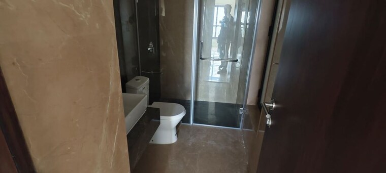 Bathroom, kalpataru-magnus 3 Bedroom 1180 Sq.Ft. Apartment In Bandra East Mumbai 10102574